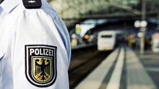 Bundespolizei am Bahnsteig