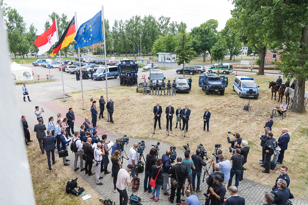 Bundesinnenminister Seehofer und Brandenburgs Ministerpräsident Dr. Woidke besuchten das Bundespolizeipräsidium Potsdam