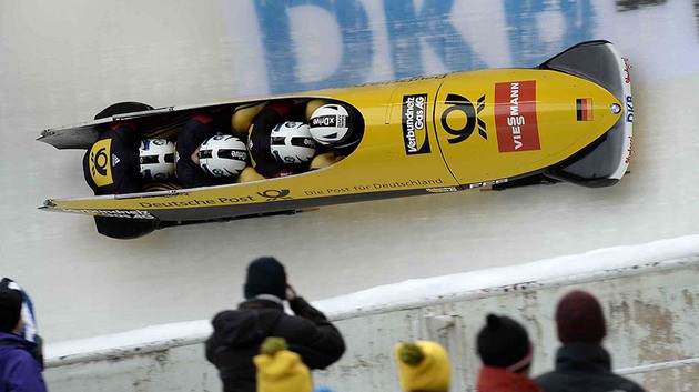 Nico Walther fährt im Viererbob zum Sieg