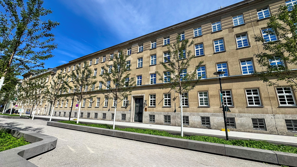 Dienstgebäude der Bundespolizeidirektion Koblenz. Dienstgebäude der Bundespolizeidirektion Koblenz.