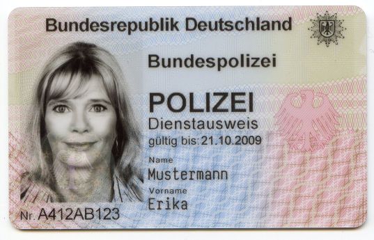 Muster: Dienstausweis einer Polizeivollzugsbeamtin